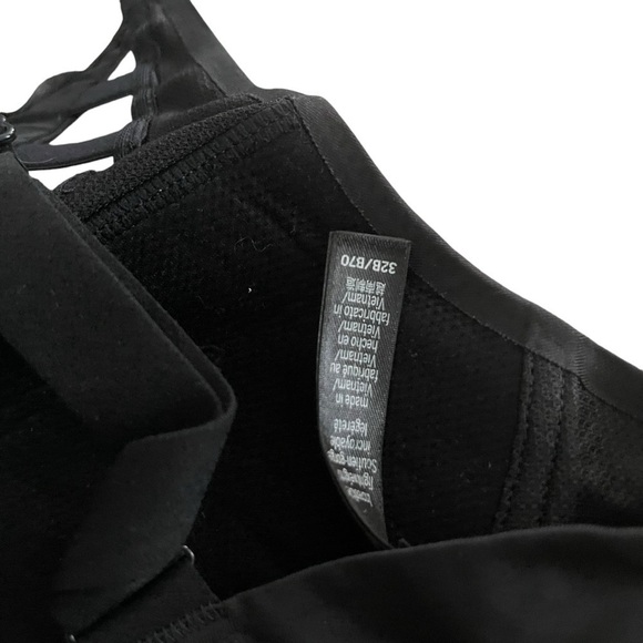 Victoria's Secret  Marta Hunt Black  Sport Bra Size 32B - Picture 6 of 6